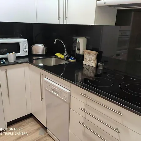 2 Bedrooms With Wifi At Apartment *