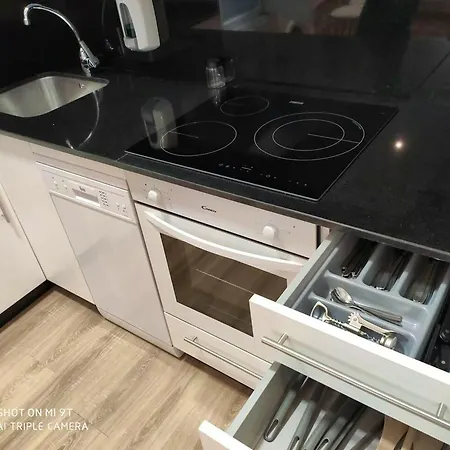 Apartment 2 Bedrooms With Wifi At
